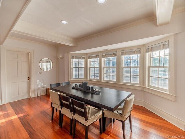 Building Photo - 244 W Mt Airy Rd