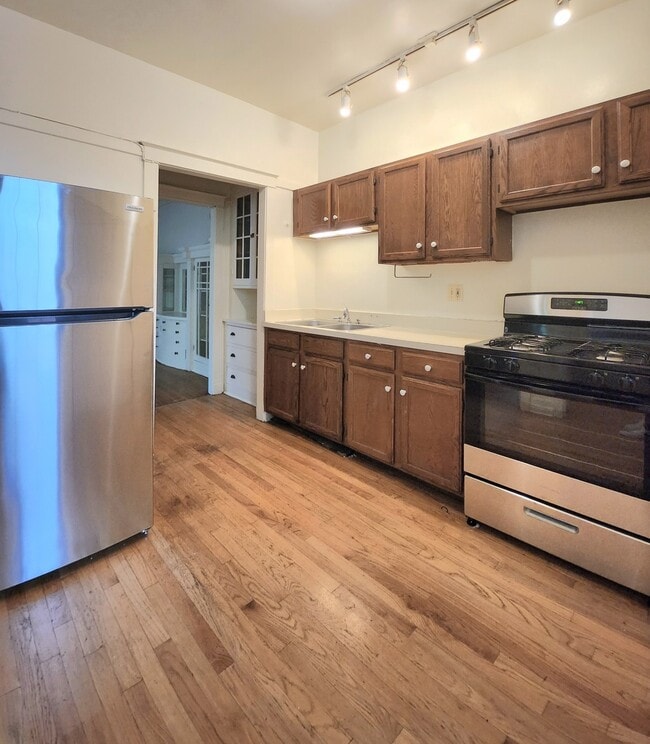 Building Photo - 5600 S Dorchester Ave