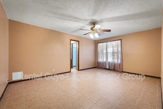 Building Photo - 6019 Blank Dr