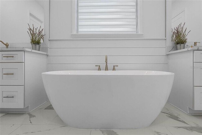 Building Photo - 1118 Estancia Wds Lp