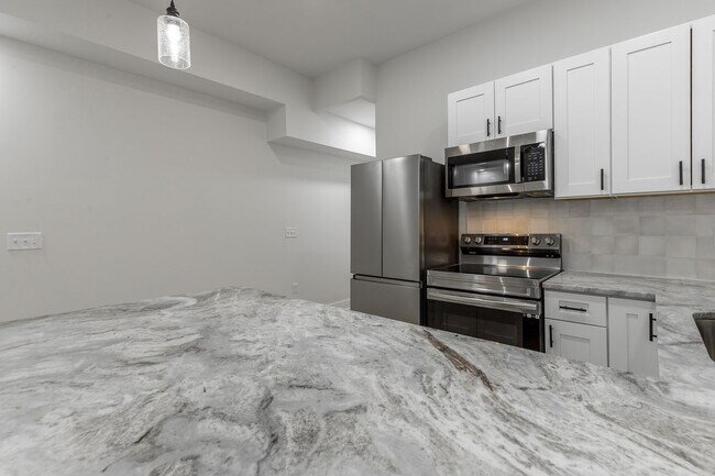 Building Photo - 1124 Garfield St