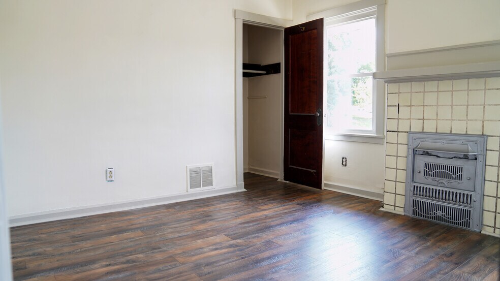 Building Photo - 3406 Beechwood Blvd