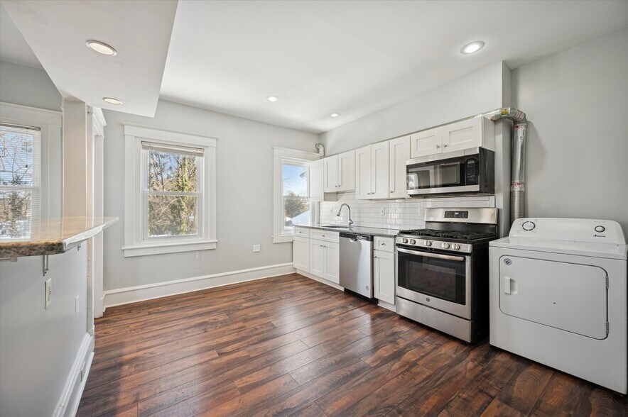 Building Photo - 1609 Upland Ave