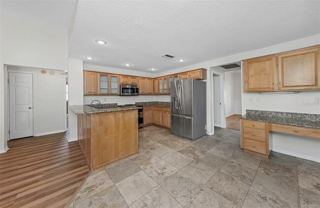 Building Photo - 15002 Rocky Ledge Dr