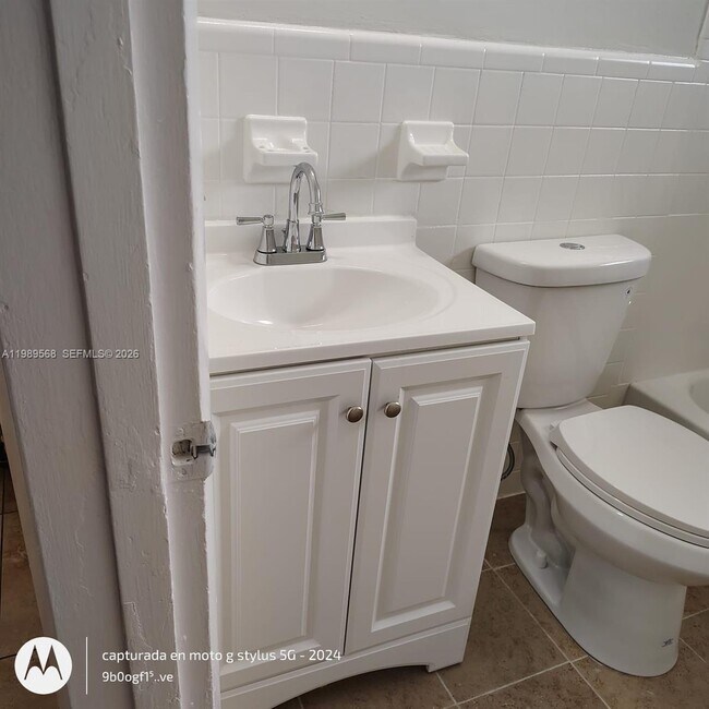 Building Photo - 2079 NE 167th St