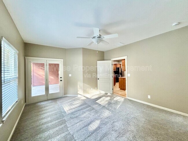 Building Photo - 2253 W los Flores Dr