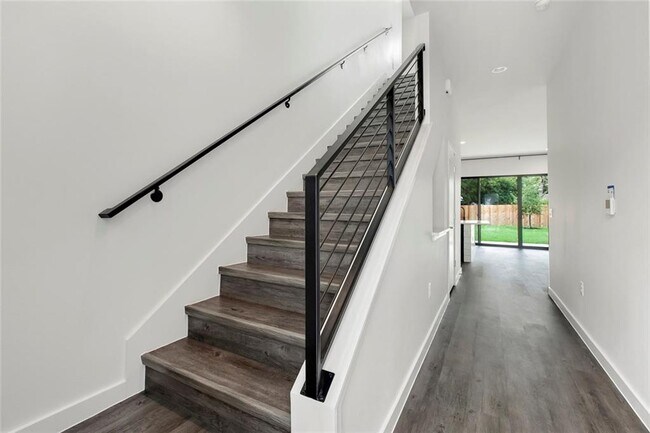 Building Photo - 7512 Delafield Ln