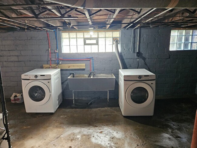 Building Photo - 14014 Edgewood Ave