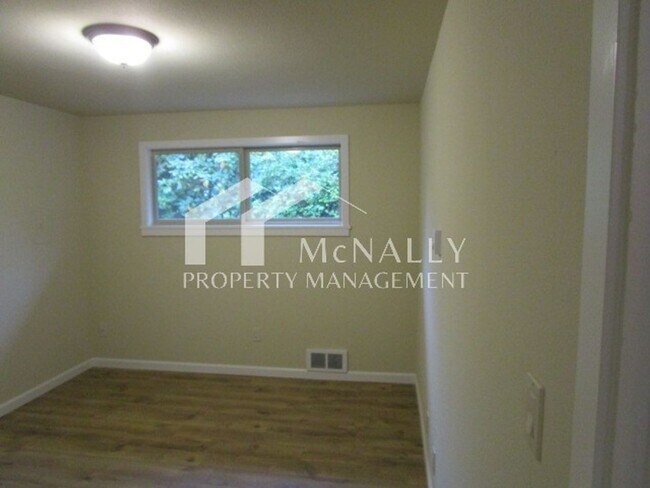 Building Photo - 7417 Hill Ave