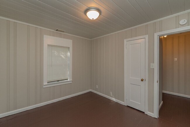 Building Photo - $1,200 - 3 bed/2 bath house for rent in Midtown Augusta, with fenced back yard