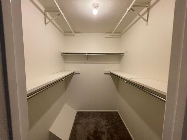 Building Photo - Charming 2-Bed, 2-Bath Condo in Prime Location Near Cherry Creek