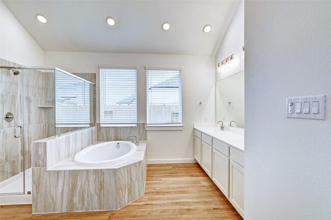 Building Photo - 8403 Oceanmist Cv Dr