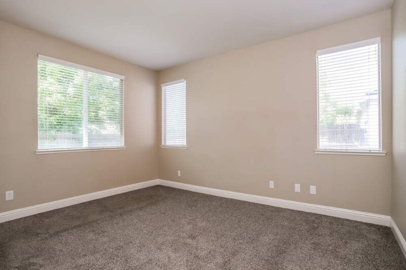 Building Photo - 9396 Lakepoint Dr