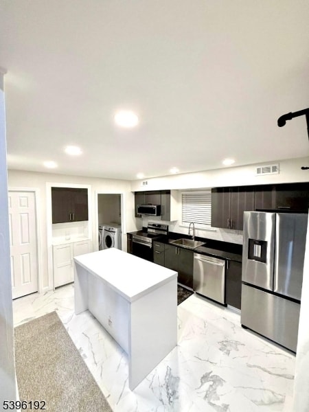 Building Photo - 118 Bluebird Dr