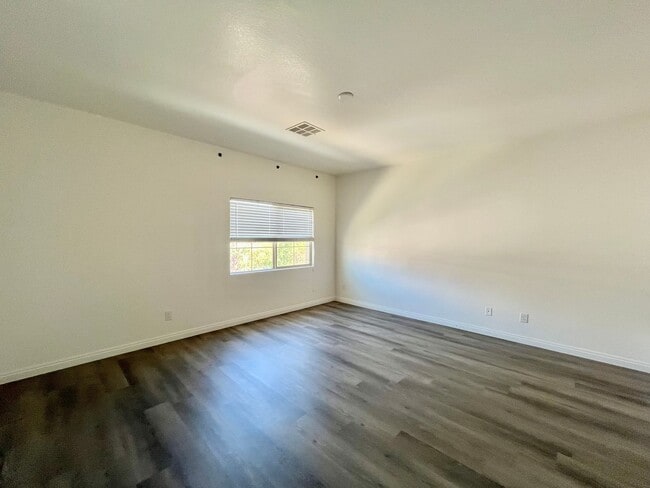 Building Photo - 9493 Alma Ridge Ave