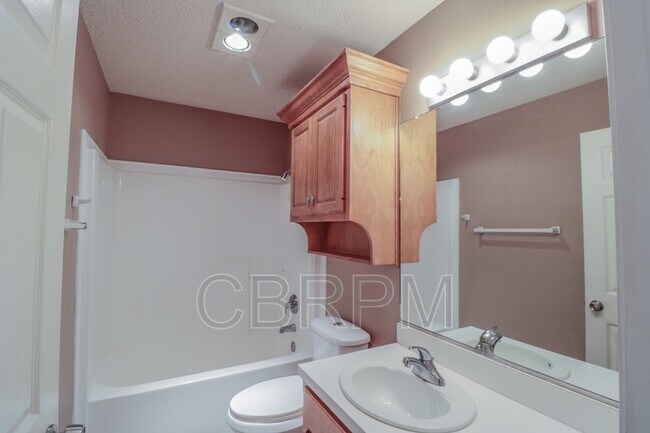 Building Photo - 6708 4th St