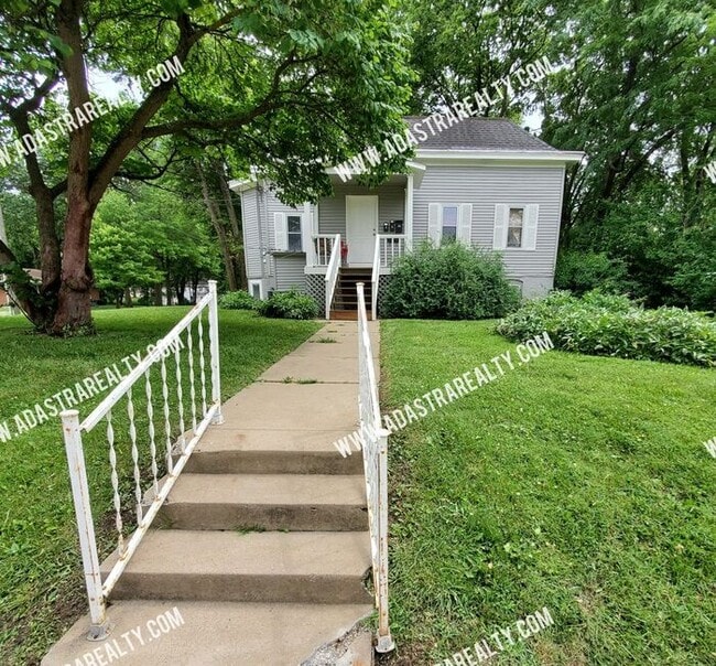Building Photo - Cute and Affordable Olathe Apartment-Avail...