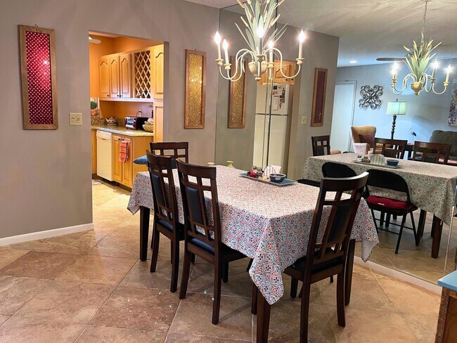 Building Photo - 3301 Loren Rd