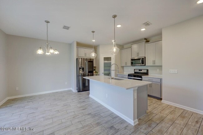 Building Photo - 13623 Holsinger Blvd