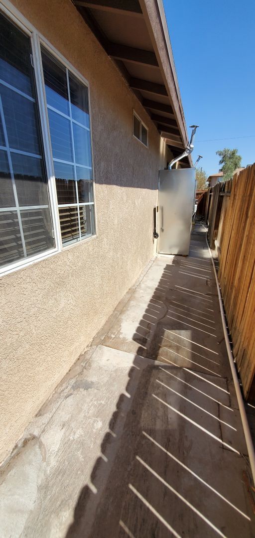 Building Photo - 938 E. 4th St.