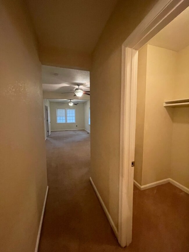 Building Photo - Chesterfield Heights