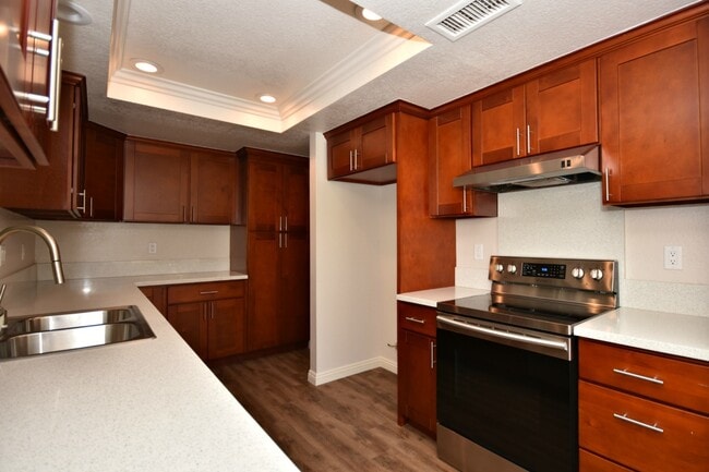 Building Photo - Updated 2Bed, 2Bath Home in Vista!