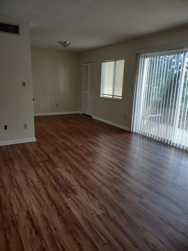 Living and Dining Room - 610 Fairways Cir