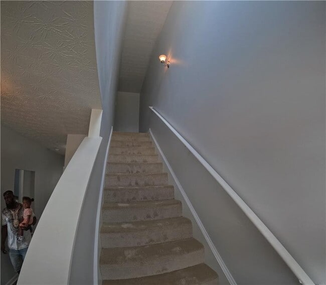 Building Photo - 6412 Ellenwood Dr