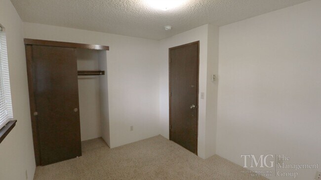 Building Photo - 3283 Addy St