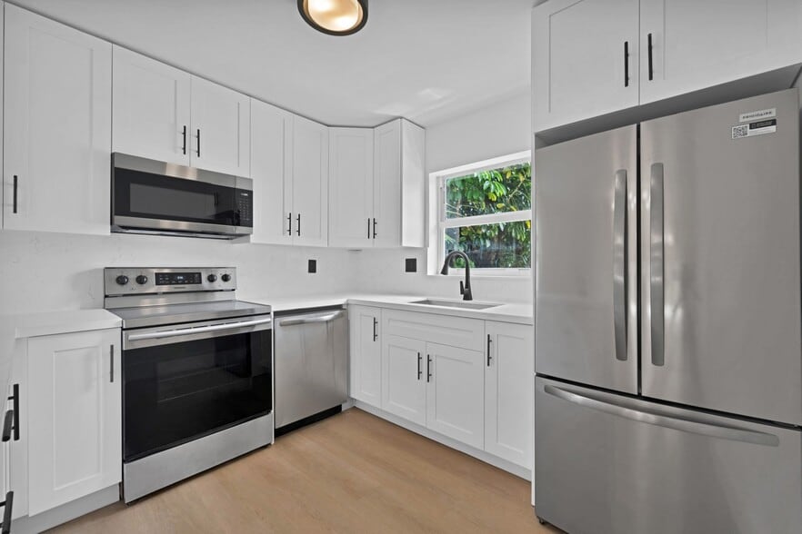 Building Photo - 13514 NE 23rd Pl