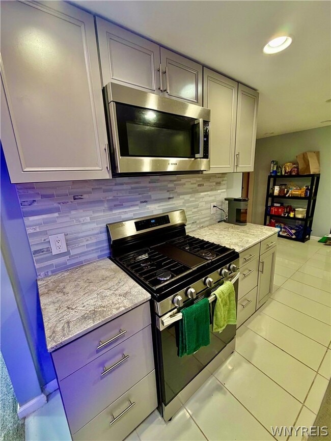 Building Photo - 260 Argus Dr