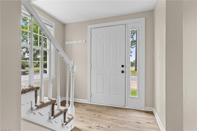 Building Photo - 2008 Fawnwood Common