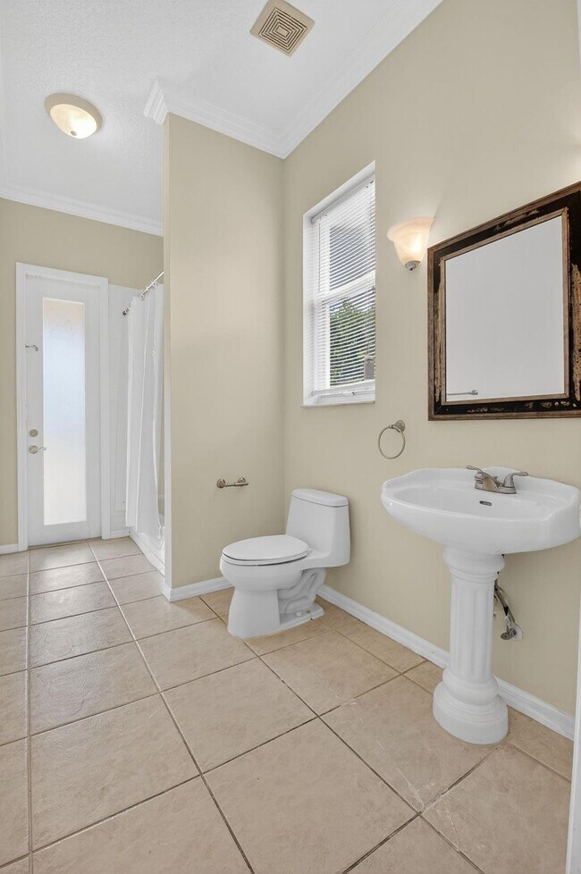 Building Photo - 22194 Braddock Pl