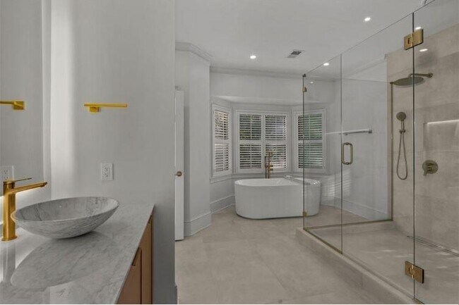 Building Photo - 5425 Hoylake Ct