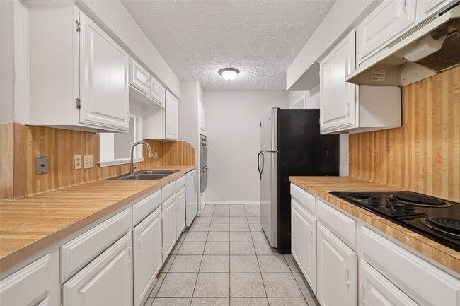 Building Photo - 4742 Tain Dr