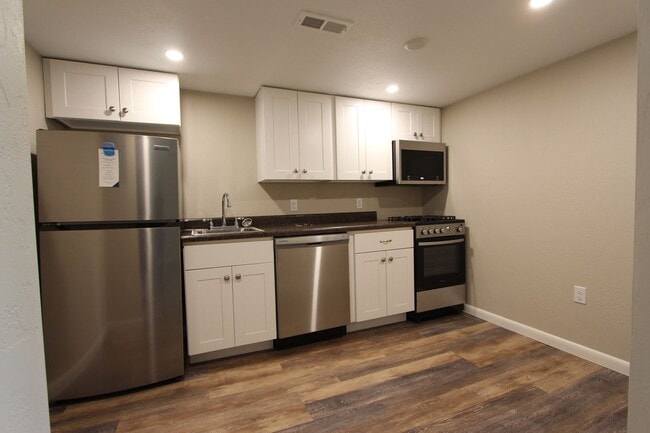 Building Photo - TRENT 550