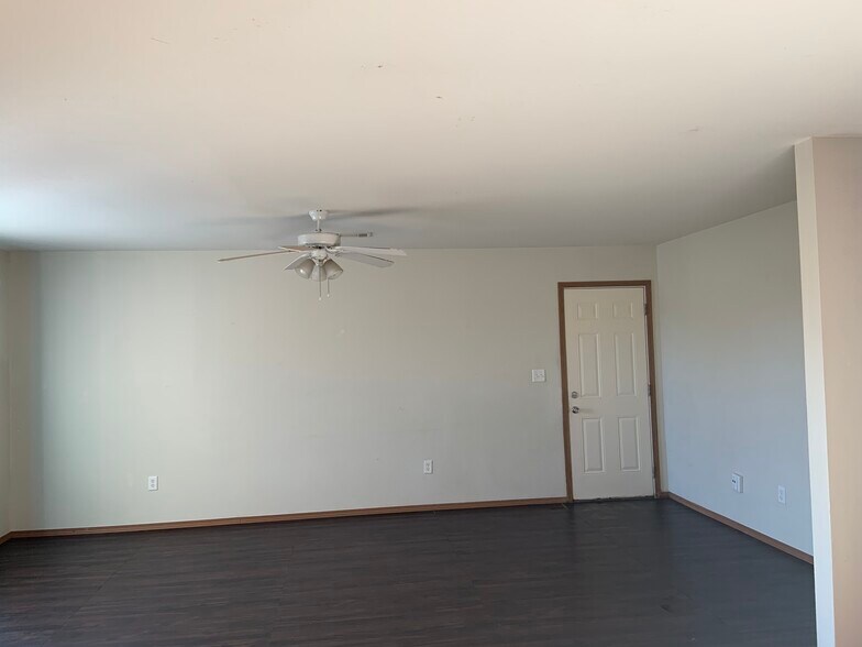 Building Photo - 309 E Marietta Ct