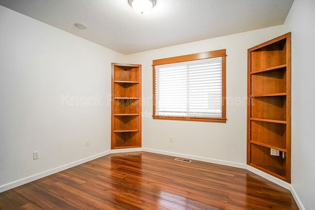 Building Photo - 17603 SW Cody Ln