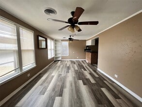 Building Photo - 103 E Stone St