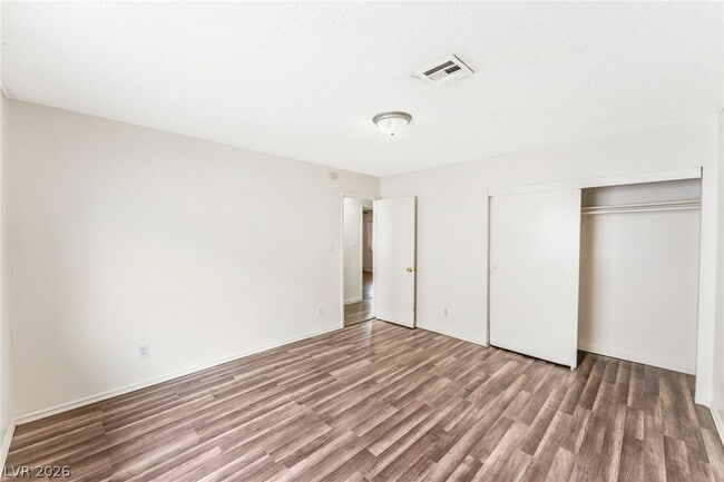 Building Photo - 4960 E Mohave Ave