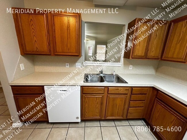 Building Photo - 533 N. Clinton-