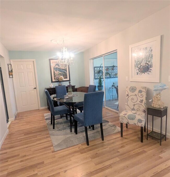 Building Photo - 1720 Lakeside Dr