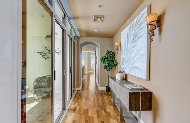 Building Photo - 700 W Harbor Dr