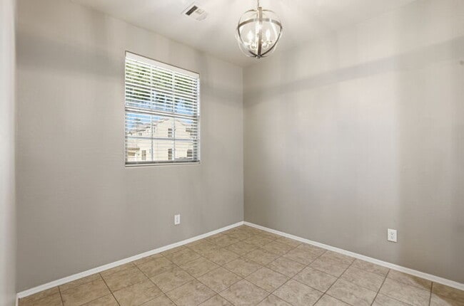 Building Photo - 2737 S Cupertino Dr