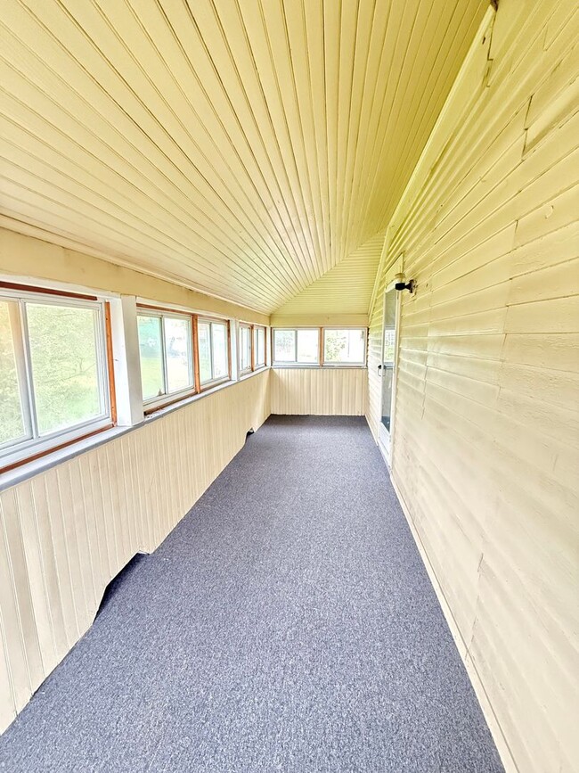 Building Photo - 4/2 Single Family Home | Hardwood Floors |...