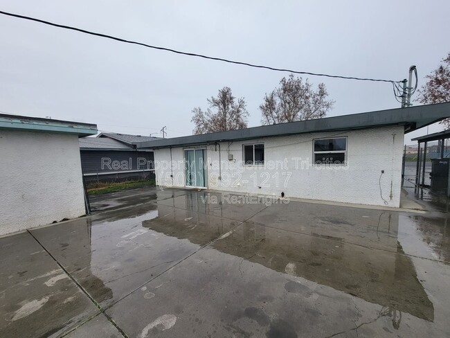 Building Photo - 1416 N 14th Ave