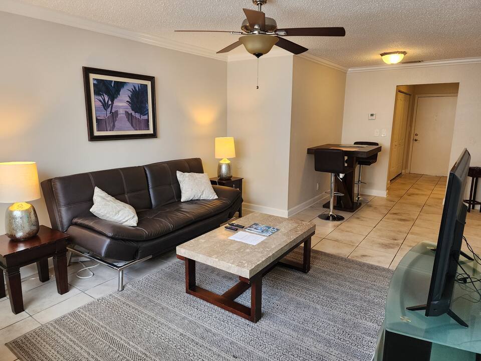 living room - 3333 ne 33rd st