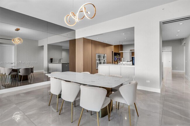 Building Photo - 18501 Collins Ave