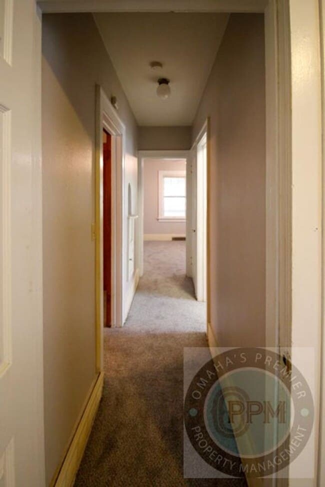 Building Photo - Deposit Special: $300 Off!! 3 Bed 1 Bath L...