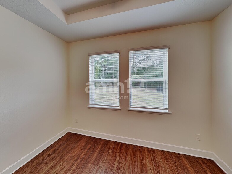 Building Photo - 233 Crestrun Loop